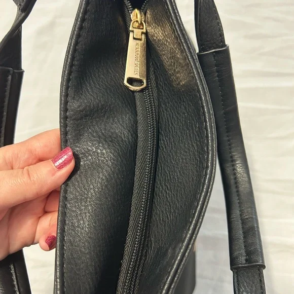 Steve Madden Black Faux Leather Bag Gold Hardware & Studs - Picture 4 of 14